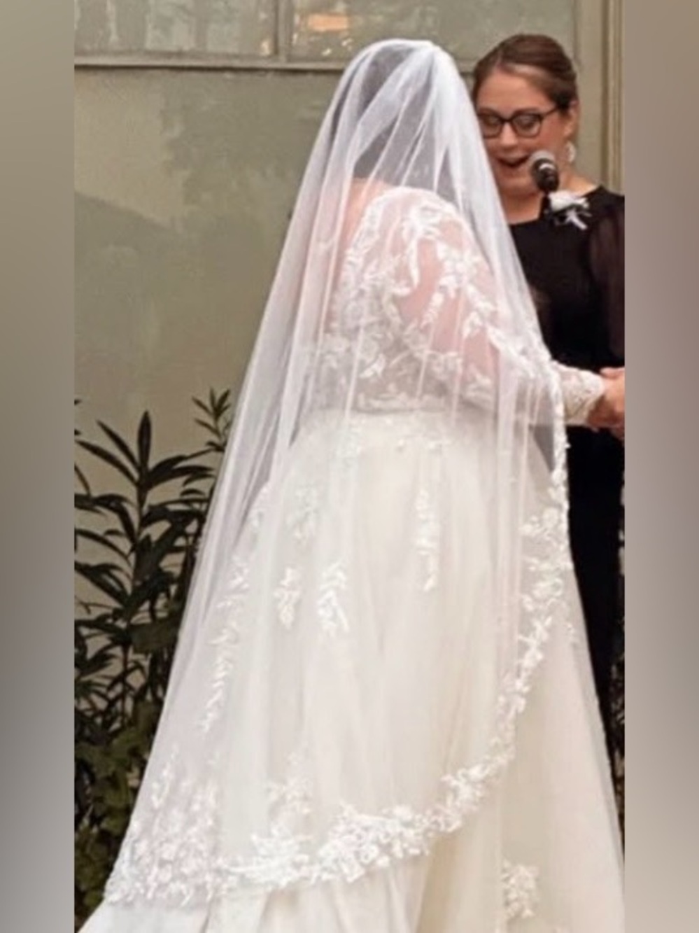 Embroidered Lace Bridal Veil Trim in Ivory - Picture 2 of 11